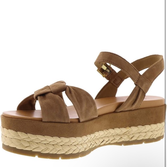 UGG Women's Neusch Platform Sandals - Picture 9 of 13